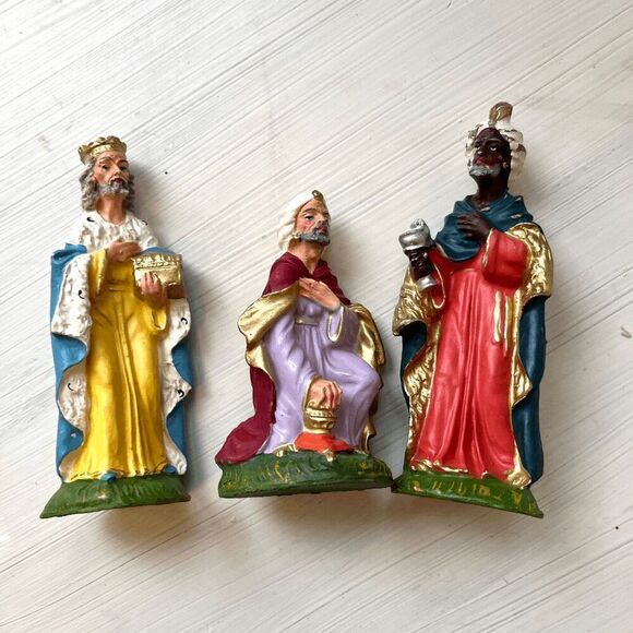 Vintage 50s Italian-Made Nativity Set Wooden Stable Painted Paper Figurines - Picture 2 of 12